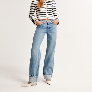 A&F Mid Rise Baggy Cuffed Jeans NWOT